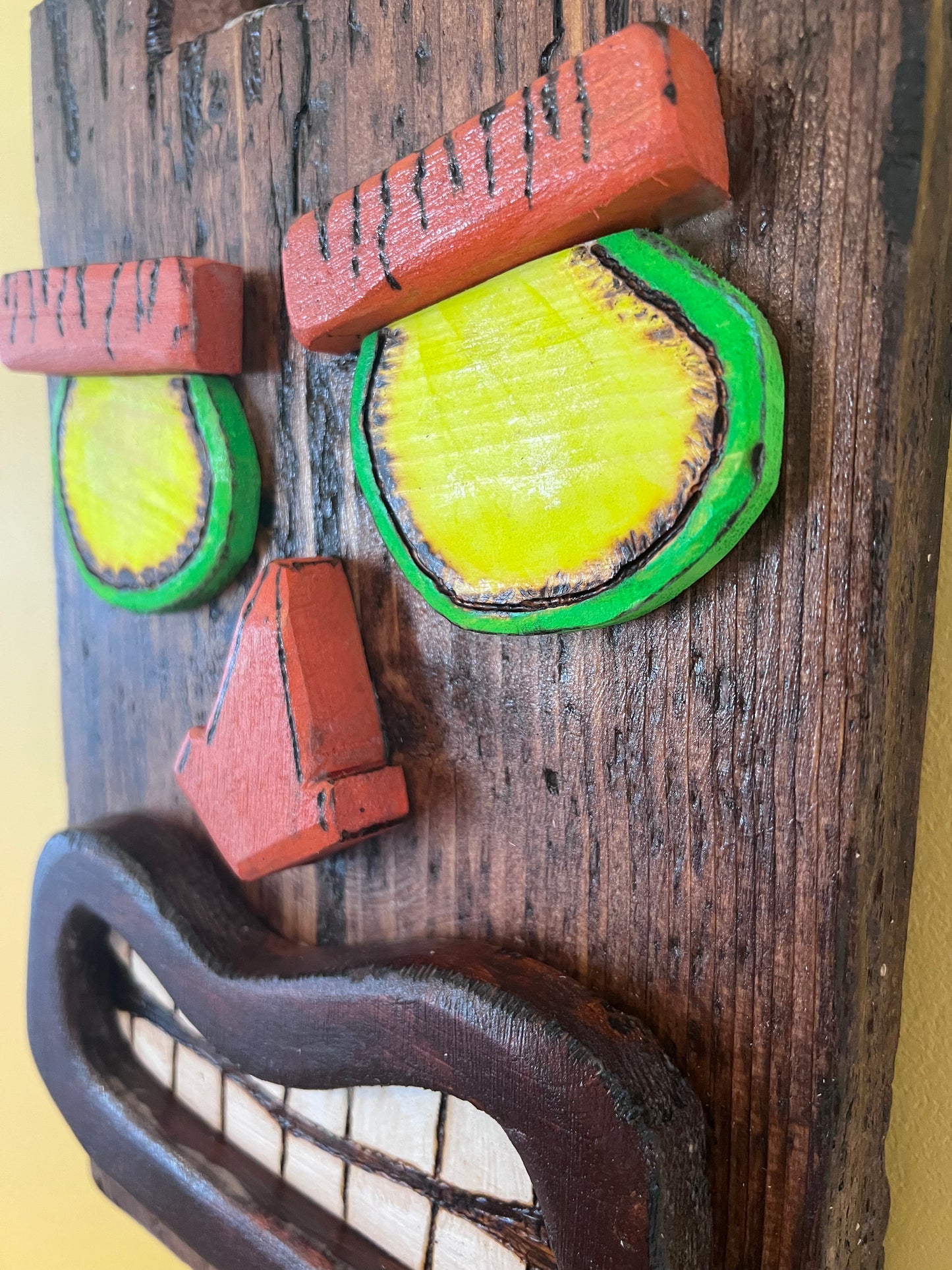 Aku Aku mask. Crash Bandicoot