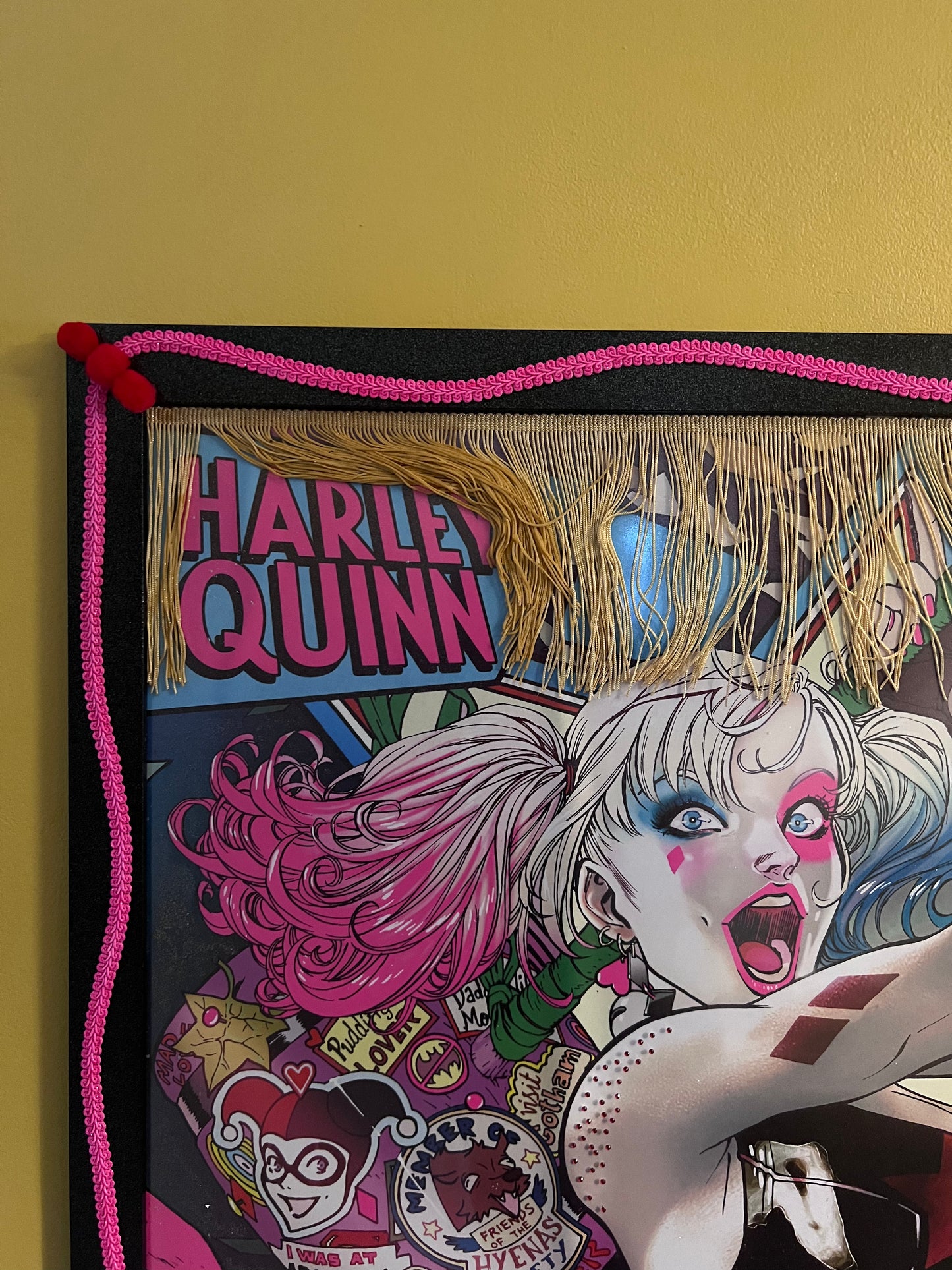 Harleyquinn unique extra frills artwork